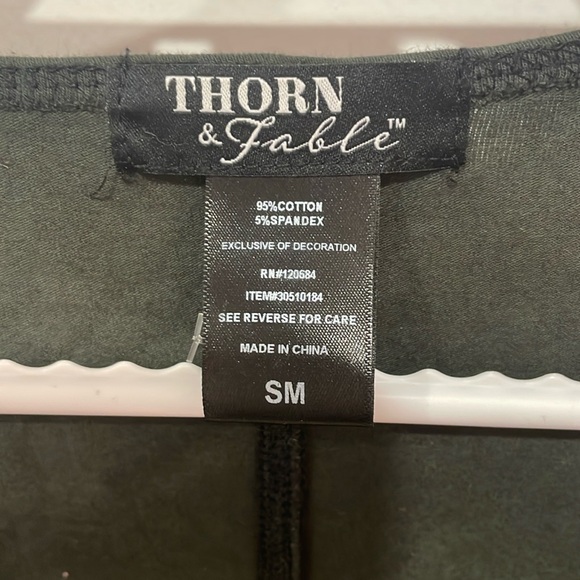 Women’s Hot Topic shoulderless top. - Picture 4 of 5